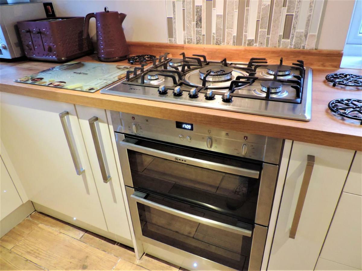 3 Bed Farnborough Air Accommodation Exterior photo